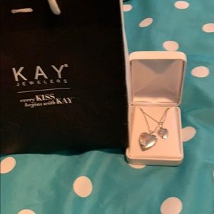 I am selling a mama and daughter necklace